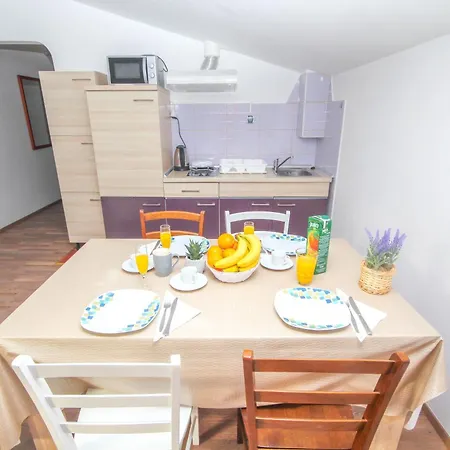 Ivana Apartment Tribunj (Sibenik-Knin)